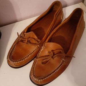 Cole Haan beautiful comfortable leather slip ons 8 narrow !🥰